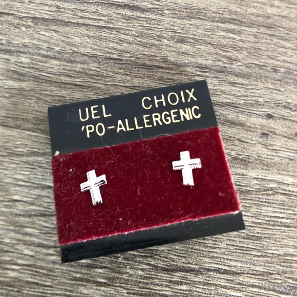 Vtg Dainty Silver Cross Stud Earrings - Picture 4 of 8